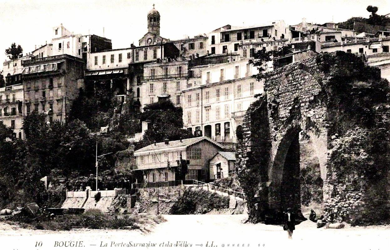 Bougie - La Porte Sarrazine et la Ville.jpg